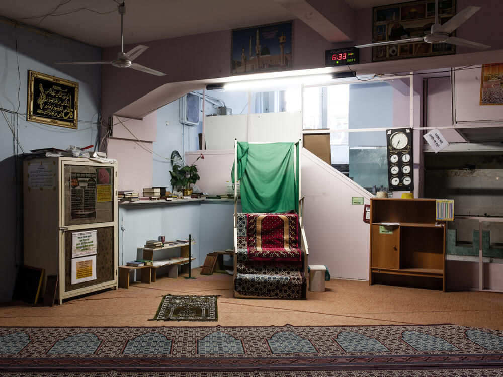 Image from page “Informal Mosques” (Photo: Ricardo Alves Ferreira Nunes)