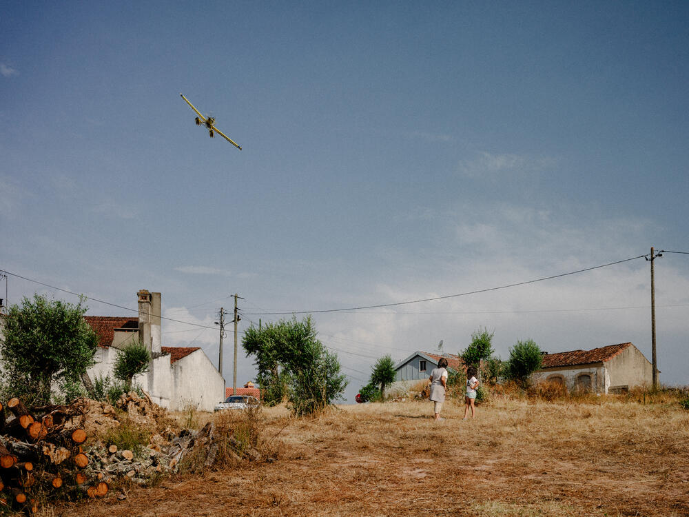 Image from page “Manmade” (Photo: Ricardo Alves Ferreira Nunes)